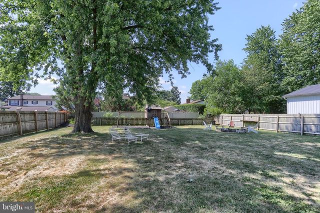 1411 ESTHER DR, Lebanon, PA 17042