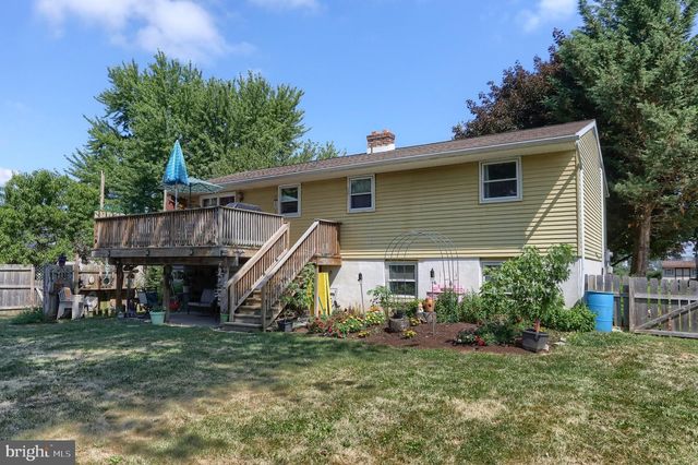 1411 ESTHER DR, Lebanon, PA 17042