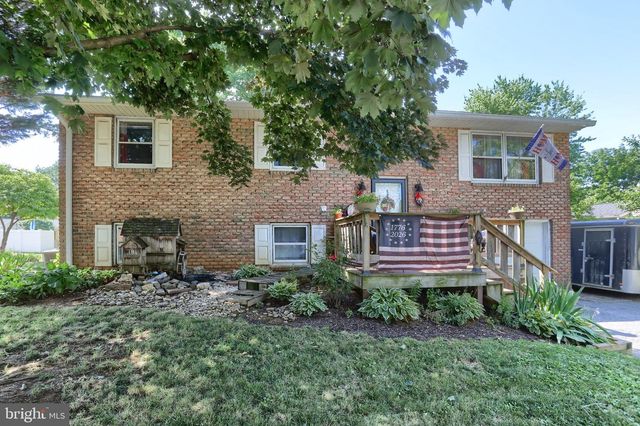1411 ESTHER DR, Lebanon, PA 17042