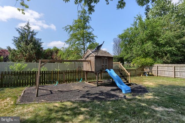 1411 ESTHER DR, Lebanon, PA 17042