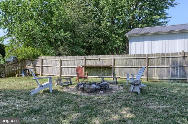 1411 ESTHER DR, Lebanon, PA 17042