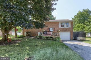 1411 ESTHER DR, Lebanon, PA 17042