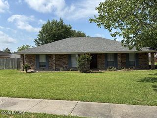 303 Belle Grove Boulevard, Lafayette, LA 70503