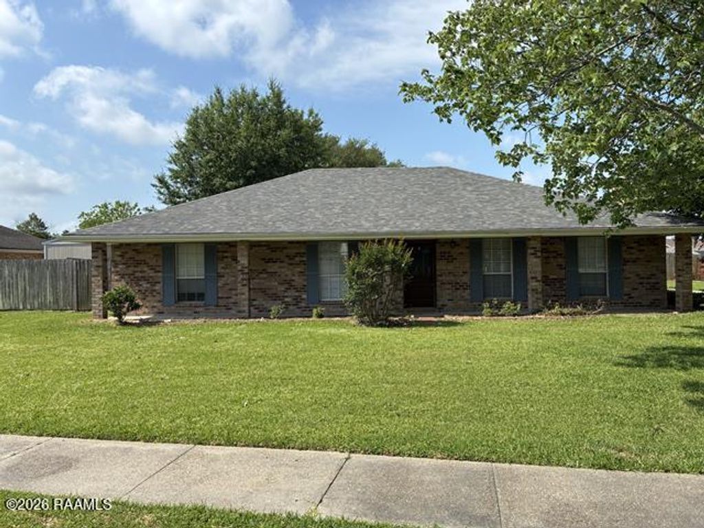 303 Belle Grove Boulevard, Lafayette, LA 70503