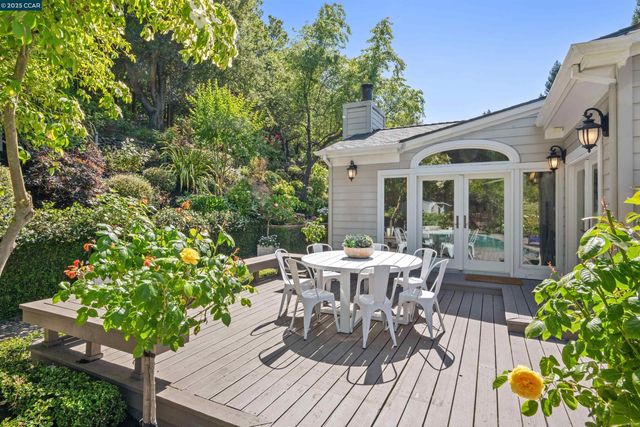 3815 Palo Alto Dr, Lafayette, CA 94549