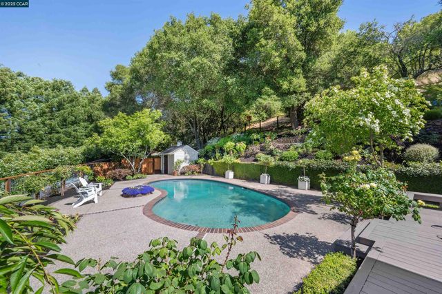 3815 Palo Alto Dr, Lafayette, CA 94549