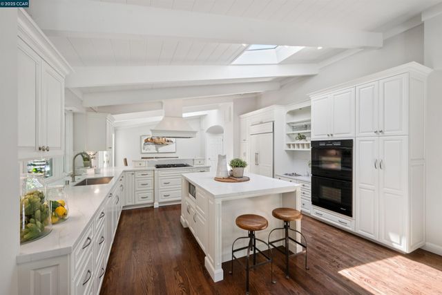 3815 Palo Alto Dr, Lafayette, CA 94549
