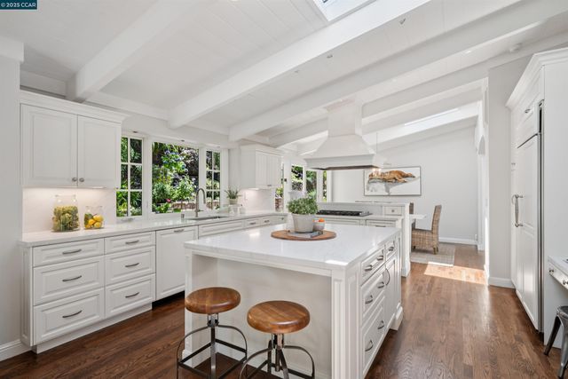 3815 Palo Alto Dr, Lafayette, CA 94549