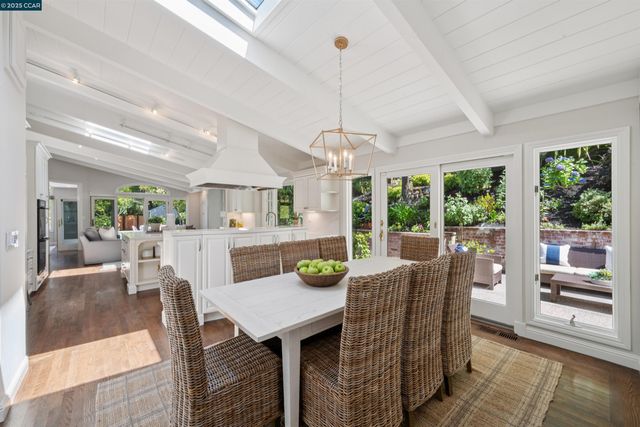 3815 Palo Alto Dr, Lafayette, CA 94549