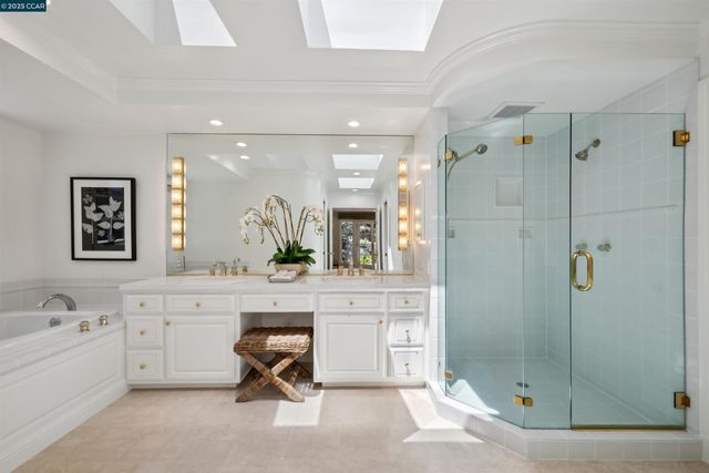 3815 Palo Alto Dr, Lafayette, CA 94549
