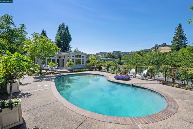 3815 Palo Alto Dr, Lafayette, CA 94549
