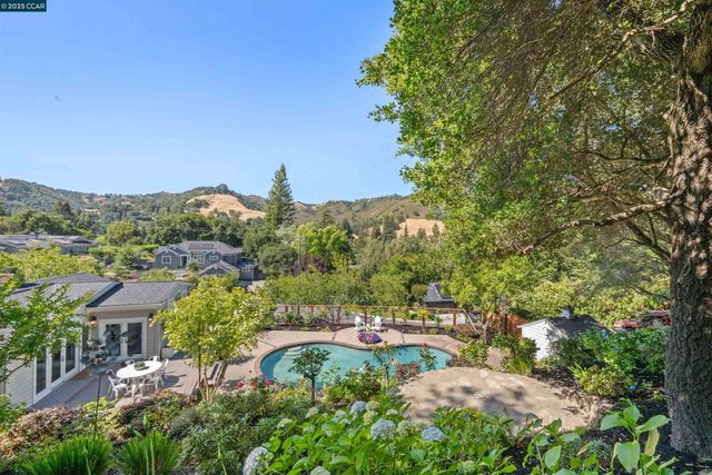 3815 Palo Alto Dr, Lafayette, CA 94549