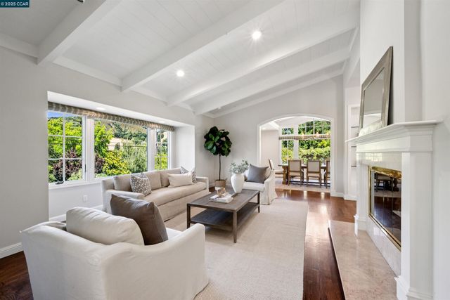 3815 Palo Alto Dr, Lafayette, CA 94549