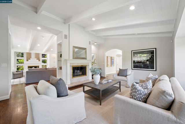 3815 Palo Alto Dr, Lafayette, CA 94549