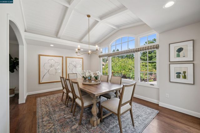 3815 Palo Alto Dr, Lafayette, CA 94549
