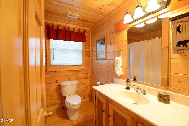 1724 Azalea Circle, Sevierville, TN 37876