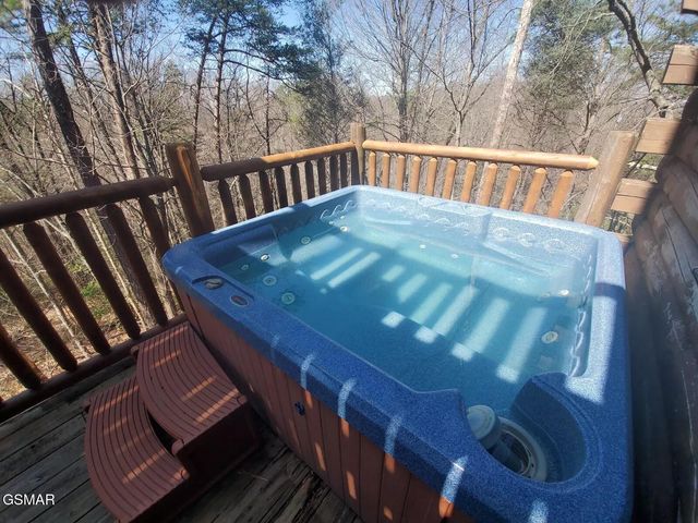 1724 Azalea Circle, Sevierville, TN 37876