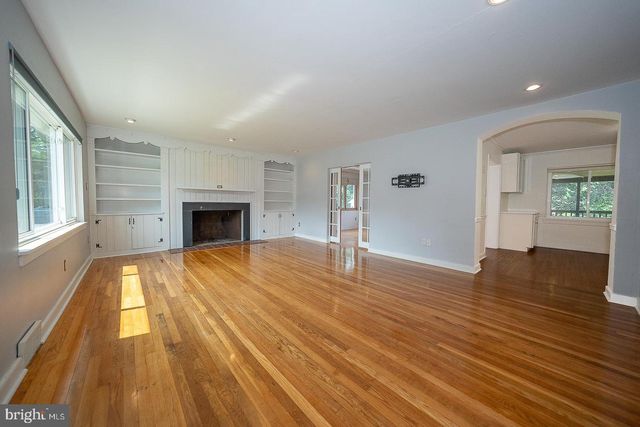 353 S OLD MIDDLETOWN RD, Media, PA 19063