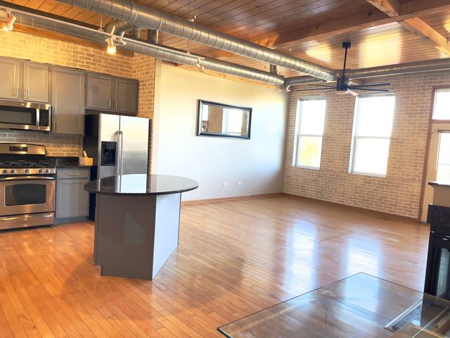 1675 Town Center Street 1675, Aurora, IL 60504