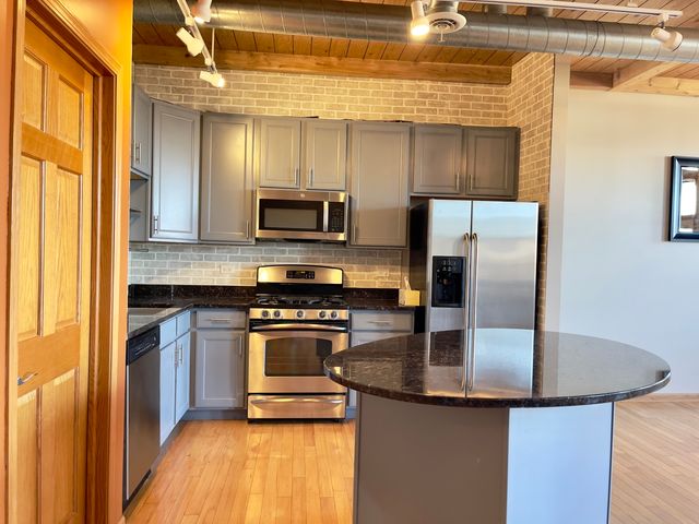1675 Town Center Street 1675, Aurora, IL 60504