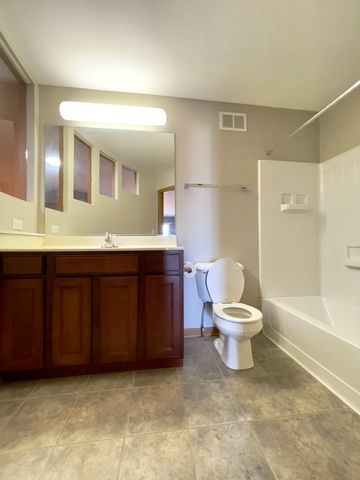1675 Town Center Street 1675, Aurora, IL 60504