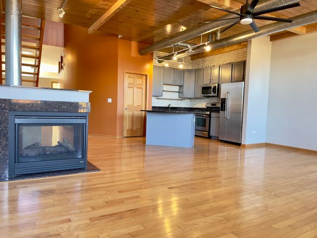 1675 Town Center Street 1675, Aurora, IL 60504