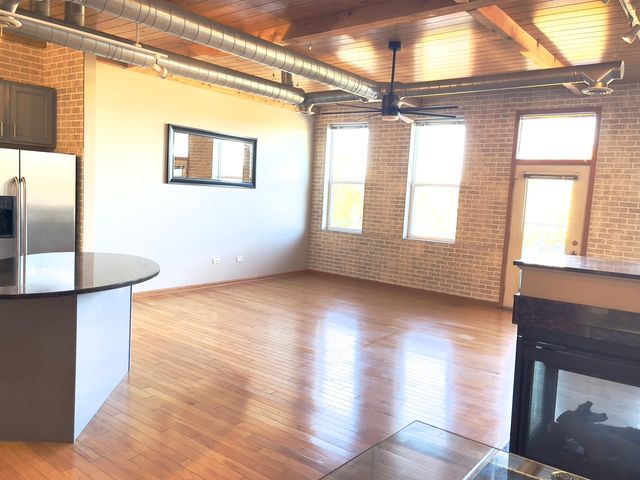 1675 Town Center Street 1675, Aurora, IL 60504