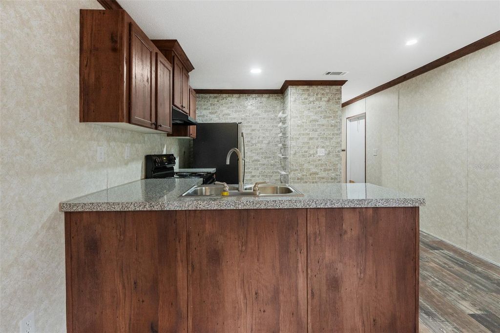 Image 12 of property listing at 15870 SW 3RD LANE, Ocala, FL 34481