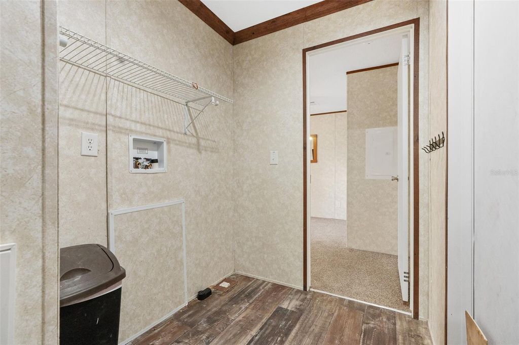 Image 15 of property listing at 15870 SW 3RD LANE, Ocala, FL 34481