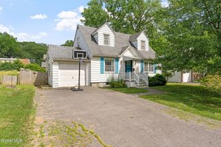1226 Sumner Avenue, Schenectady, NY 12309