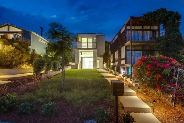 2522 CHALCEDONY ST, Pacific Beach (san Diego), CA 92109