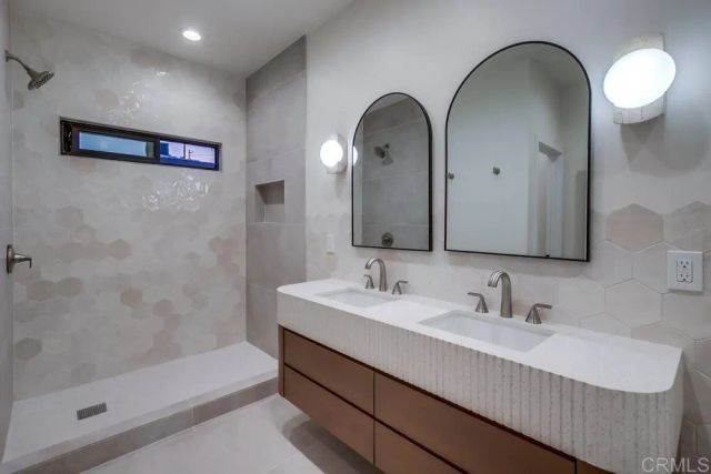 2522 CHALCEDONY ST, Pacific Beach (san Diego), CA 92109