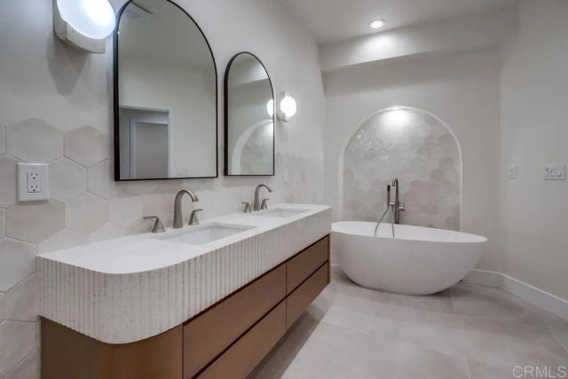 2522 CHALCEDONY ST, Pacific Beach (san Diego), CA 92109