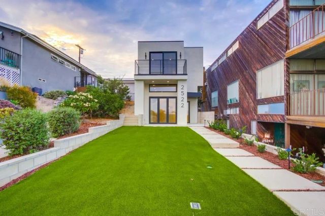 2522 CHALCEDONY ST, Pacific Beach (san Diego), CA 92109
