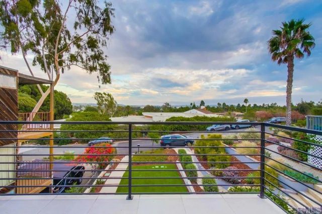 2522 CHALCEDONY ST, Pacific Beach (san Diego), CA 92109