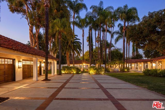 18625 Wells Drive, Tarzana (los Angeles), CA 91356