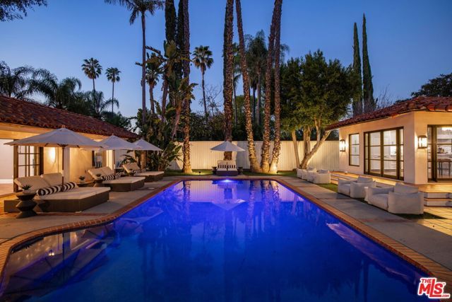 18625 Wells Drive, Tarzana (los Angeles), CA 91356