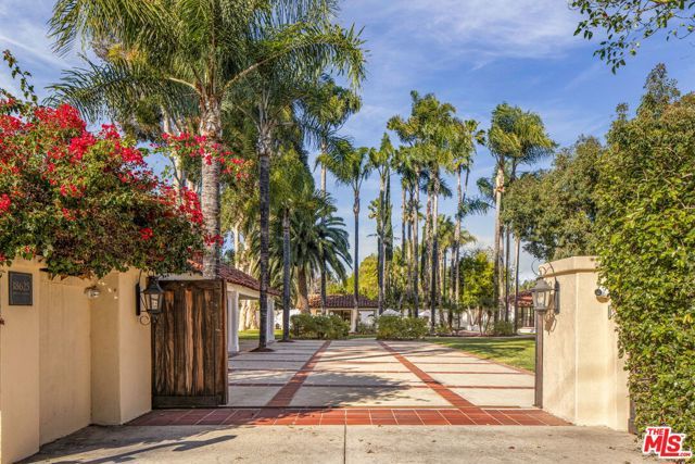 18625 Wells Drive, Tarzana (los Angeles), CA 91356