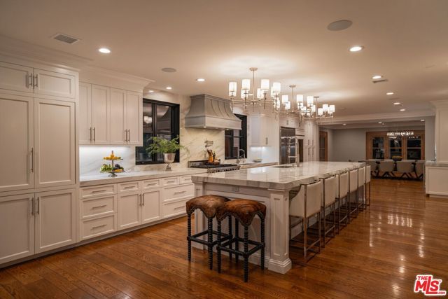 18625 Wells Drive, Tarzana (los Angeles), CA 91356