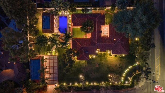 18625 Wells Drive, Tarzana (los Angeles), CA 91356