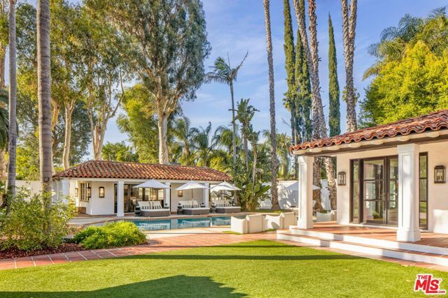 18625 Wells Drive, Tarzana (los Angeles), CA 91356