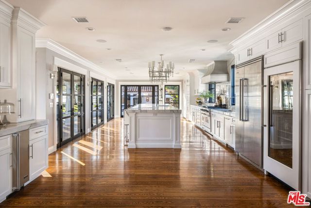 18625 Wells Drive, Tarzana (los Angeles), CA 91356