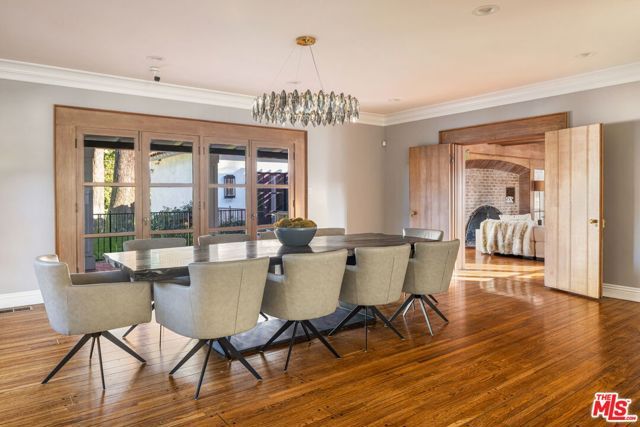 18625 Wells Drive, Tarzana (los Angeles), CA 91356