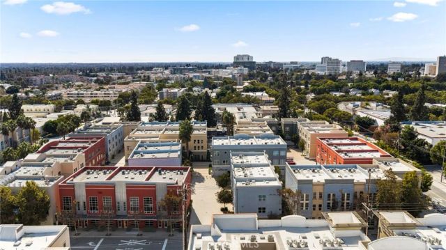 918 E Civic Center Drive, Santa Ana, CA 92701