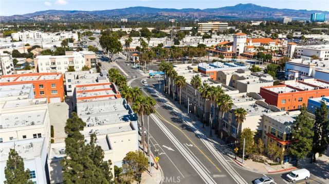 918 E Civic Center Drive, Santa Ana, CA 92701