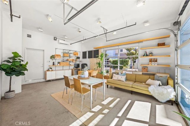 918 E Civic Center Drive, Santa Ana, CA 92701