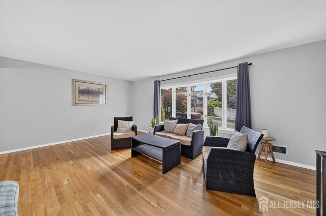 5 Ridge Road, South River, NJ 08872