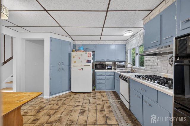 5 Ridge Road, South River, NJ 08872