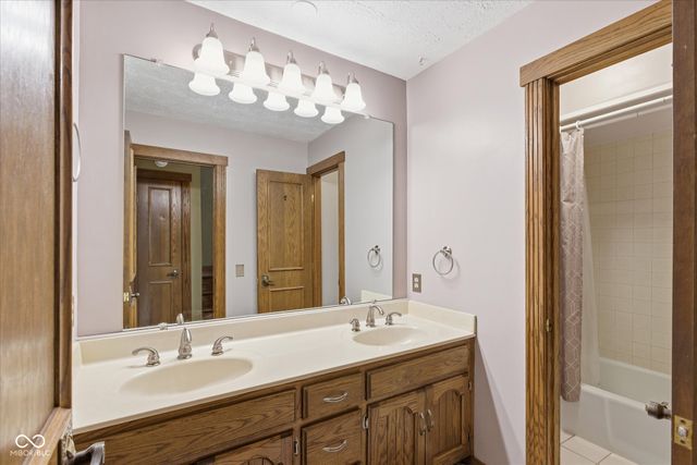 7650 Rutherglen Way, Indianapolis, IN 46254