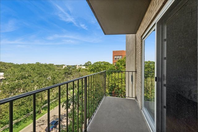 1567 Ridge Avenue 702, Evanston, IL 60201